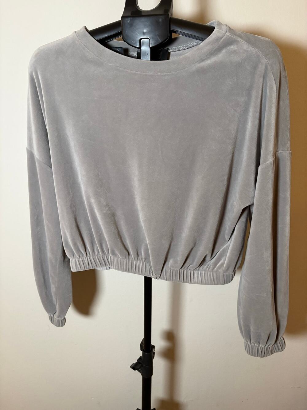 Truth by Republic velour crop top